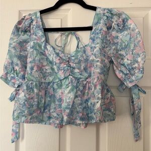 Vestique | Pastel Floral Puff Sleeve Top (Size Medium)